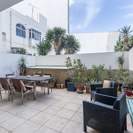 Apartment Spacious And Stylish