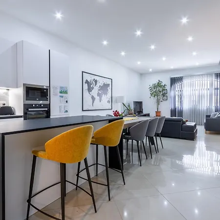 Spacious And Stylish Apartment Saint Julian's