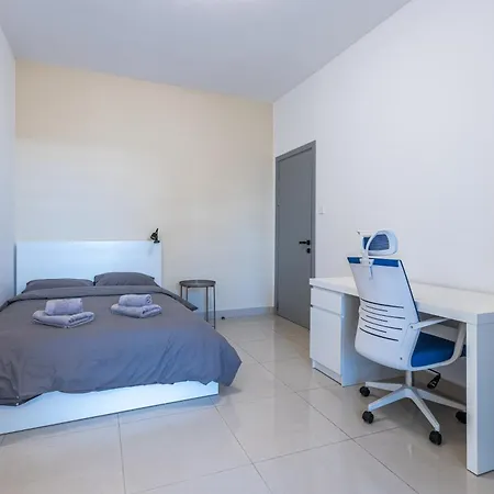 Spacious And Stylish Saint Julian's