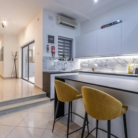 Spacious And Stylish Apartment Saint Julian's
