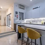 Spacious And Stylish Apartment Saint Julian's