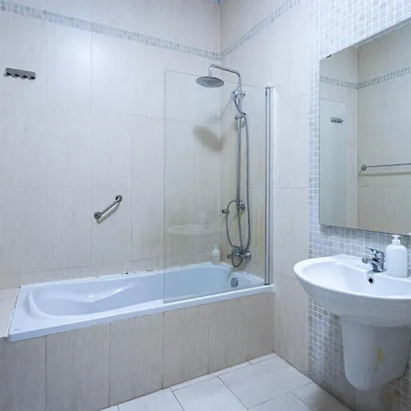 Apartman Spacious And Stylish *