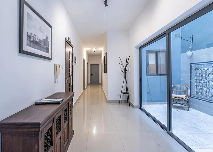 Spacious And Stylish Apartment Saint Julian's