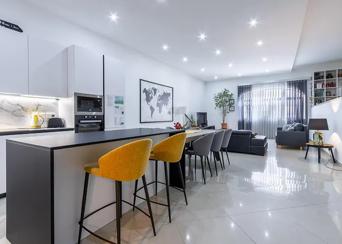 Spacious And Stylish Apartment Saint Julian's