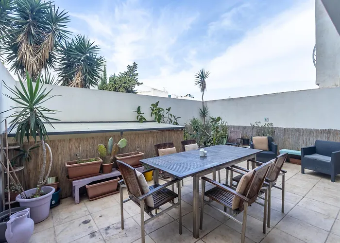 Spacious And Stylish *