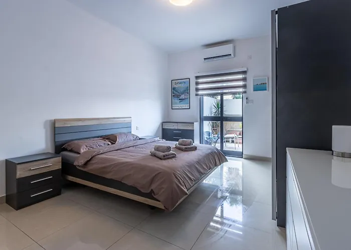 Apartment Spacious And Stylish Saint Julian's