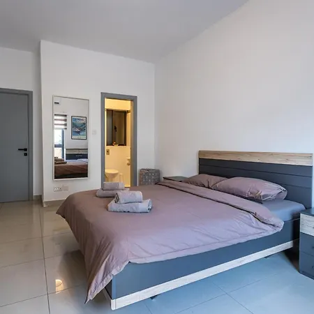 Spacious And Stylish Lejlighed Saint Julian's